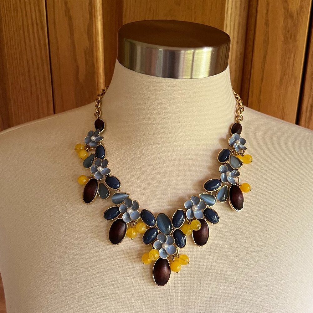 TALBOTS - Floral Statement Necklace - Excellent Condition